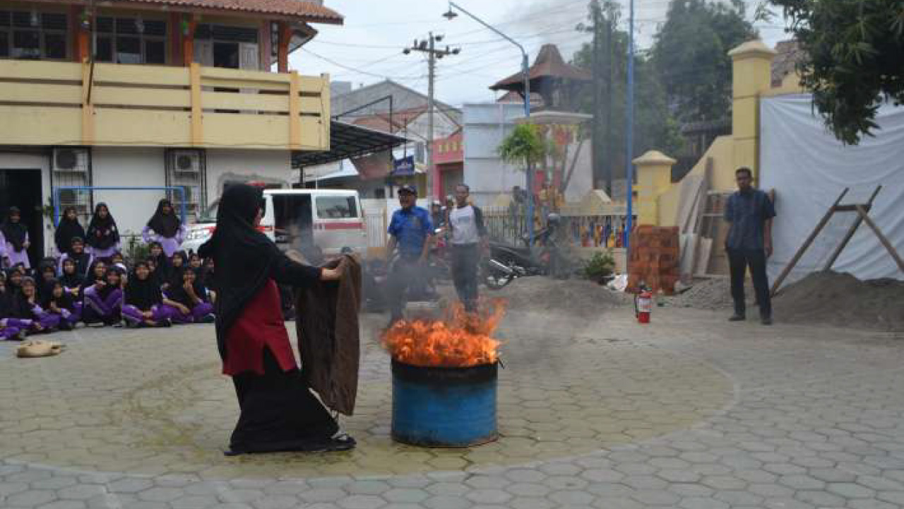Cegah Kebakaran Siswa Musawerna Ikuti Pelatihan Bersama BPBD dan MDMC