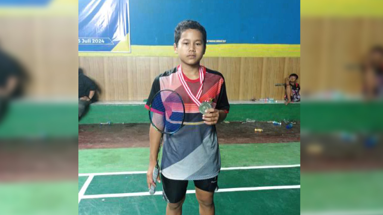 Muhammad Seza Al Yafi Raih Juara 2 Badminton di POPDA Kabupaten Tegal, Musawerna Bangga!