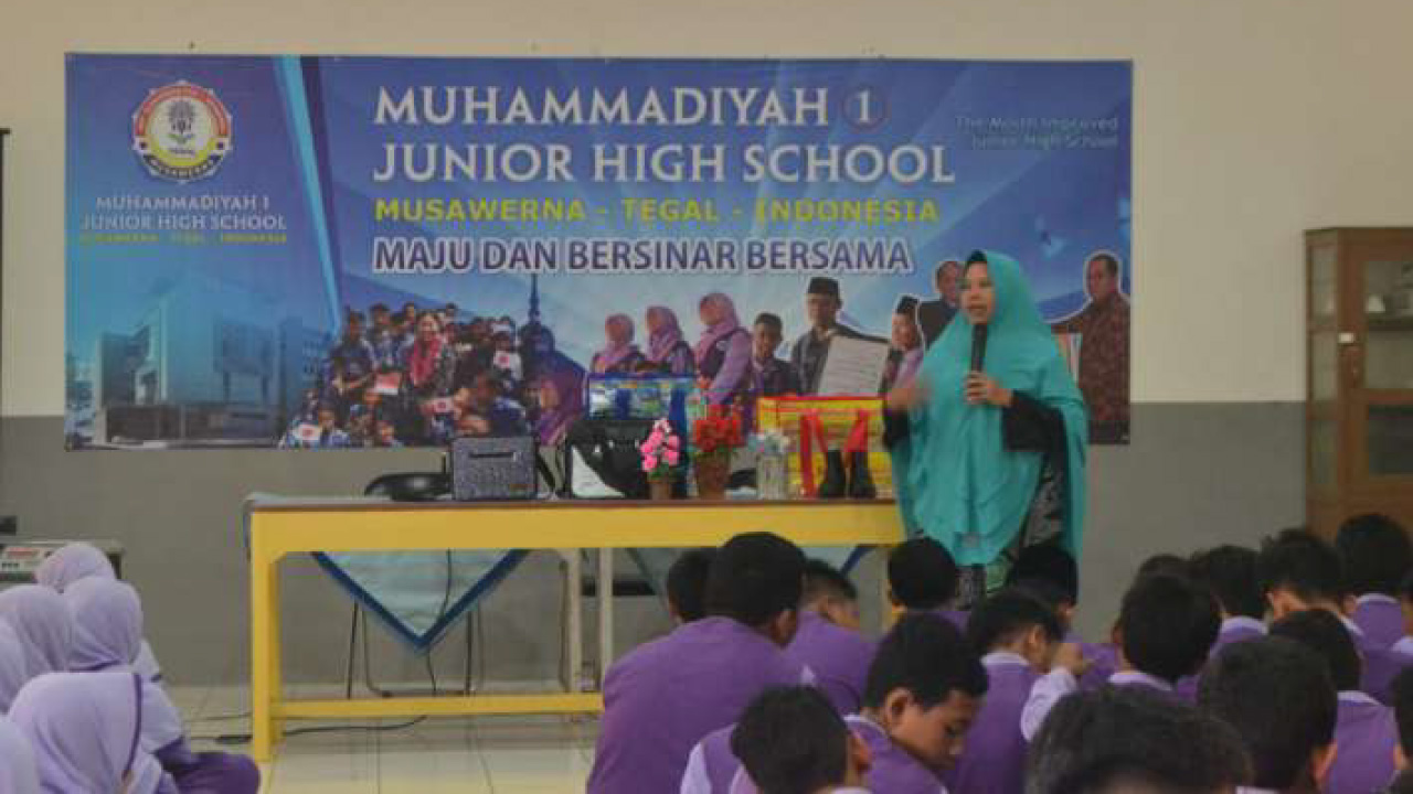 Ramah Lingkungan, Siswa Musawerna Kreasikan Gantungan Kunci dari Sampah Plastik